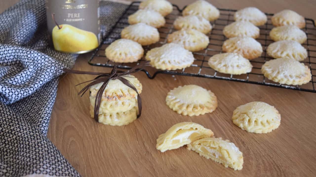 FROLLINI RIPIENI DI RICOTTA E PERE