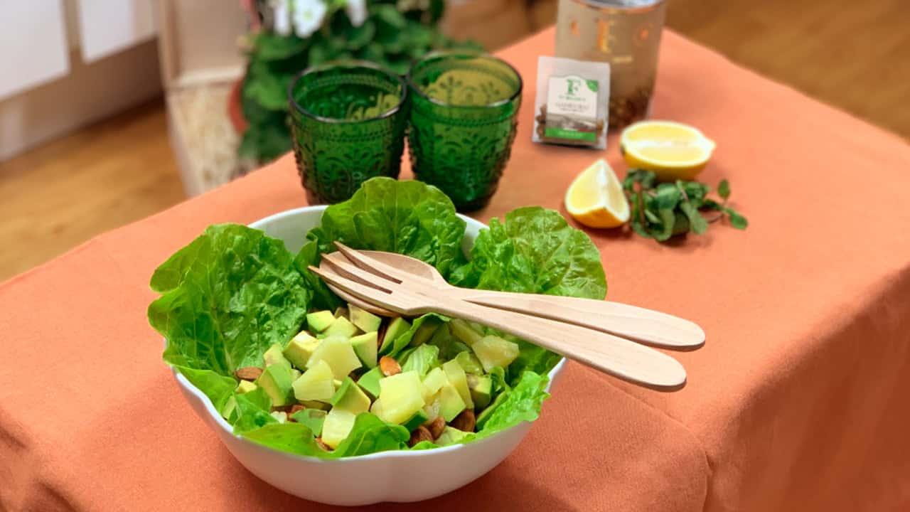 INSALATA DI AVOCADO ALL’ANANAS