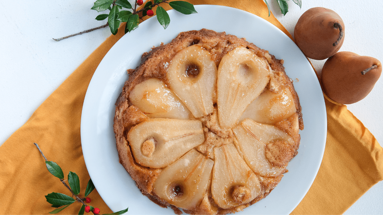 Torta rovesciata con pere allo sciroppo