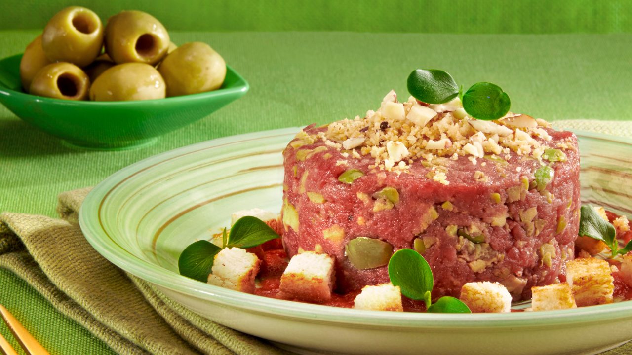 TARTARE DI MANZO ALLE OLIVE VERDI